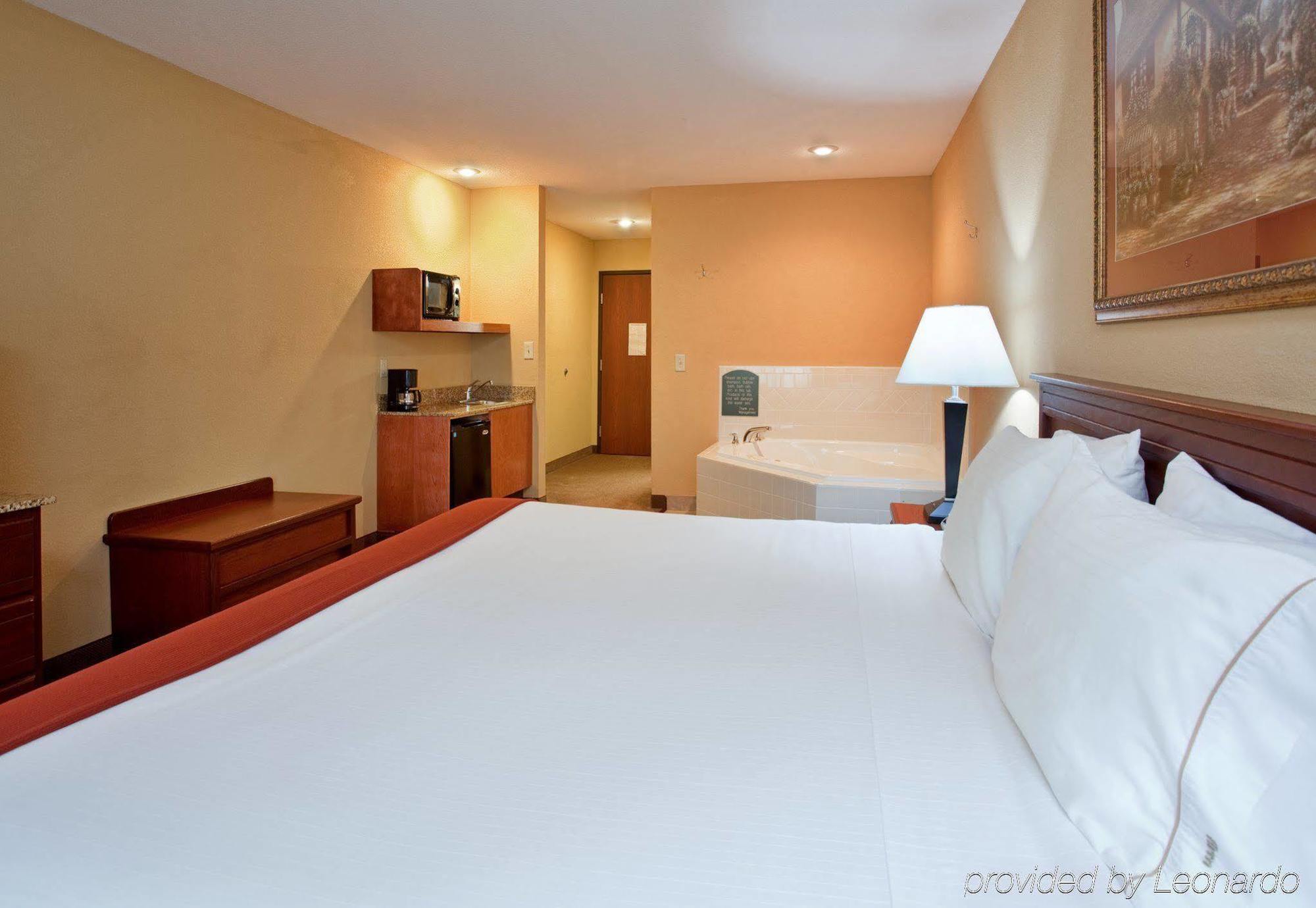 Holiday Inn Express Hotel & Suites Maryville By Ihg Rom bilde